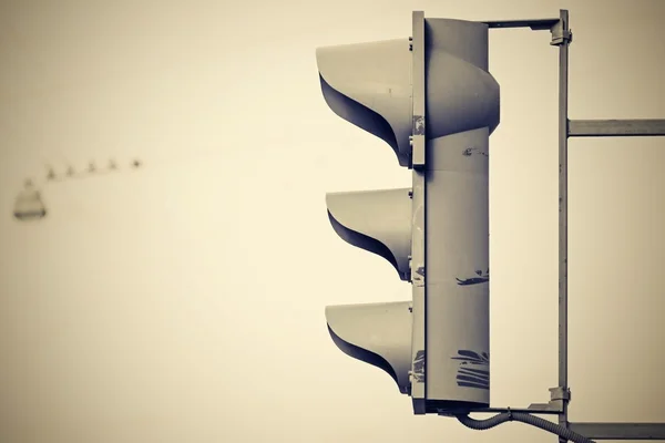 Semaforo contro il cielo con effetto retrò — Foto Stock