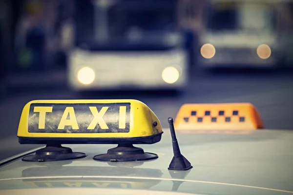 会徽出租车与数字的复古效果 — 图库照片