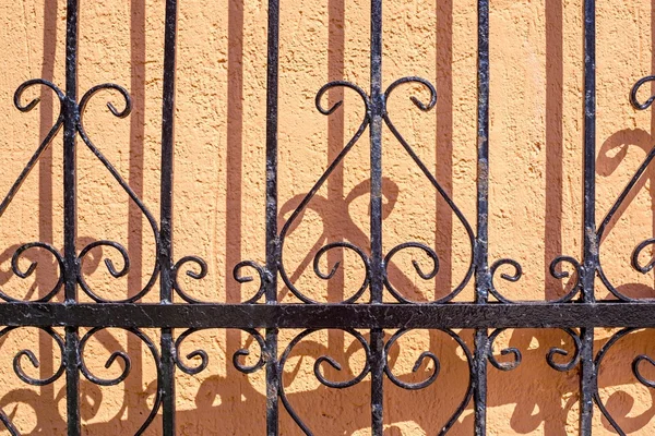 Abstrakcyjny wzór żelazo ogrodzenia — Zdjęcie stockowe