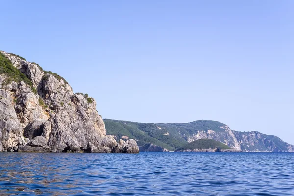 Big stone mountains and rocks as islands in the sea — Stock Photo, Image