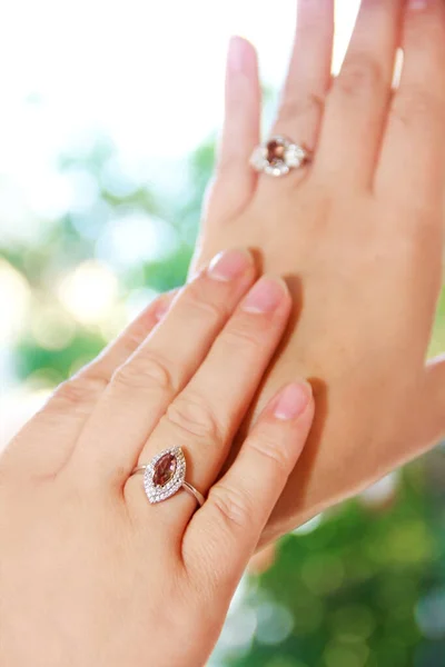 Bijoux Pour Femmes Bagues Argent Avec Pierres Précieuses — Photo