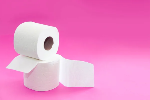 Papel Higiénico Blanco Rollo Sobre Fondo Rosa — Foto de Stock