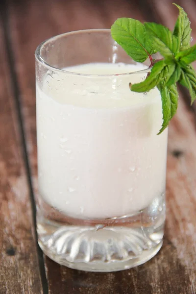 Milchgetränk Glas Für Eine Kefir Diät — Stockfoto
