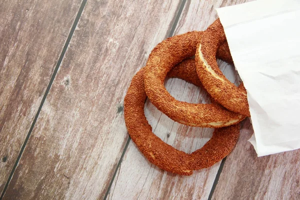 Traditionella Orientaliska Bakverk Turkiska Bagels Simit Med Sesamfrön — Stockfoto