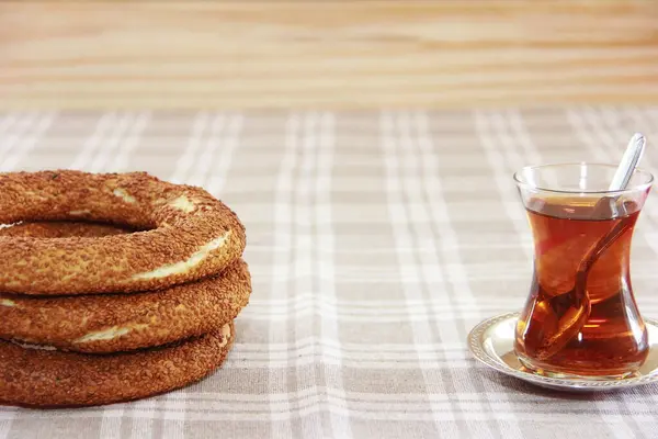 Bagel Simit Turco Con Semillas Sésamo Vaso — Foto de Stock