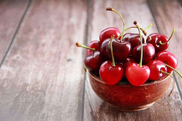 Natural Red Cherry Green Stalk — Stock Photo, Image