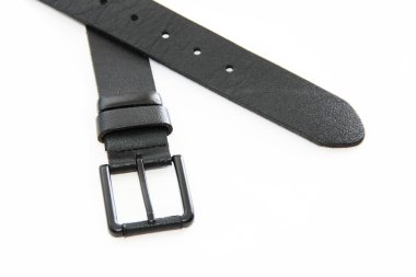 Metal tokalı siyah deri erkek kemeri