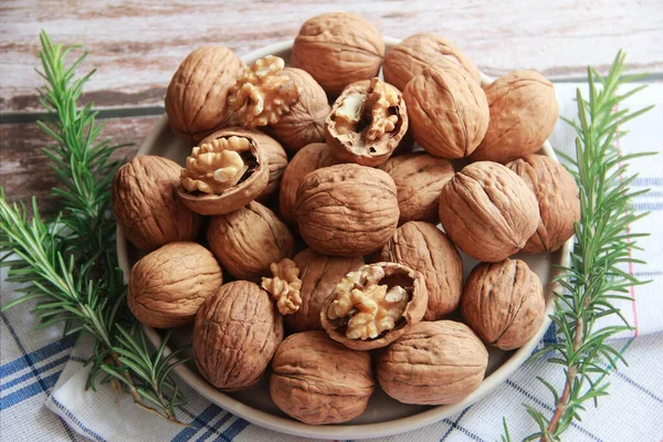 Dry Walnut Hard Brown Shell — Stock Photo, Image