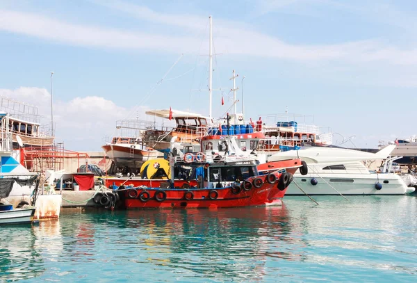 Antalya Türkei Juli 2021 Schiffe Hafen Des Mittelmeeres — Stockfoto