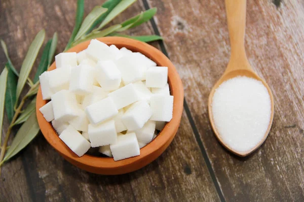 Açúcar Granulado Branco Uma Colher Madeira — Fotografia de Stock
