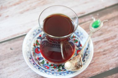 Geleneksel siyah Türk çayı.