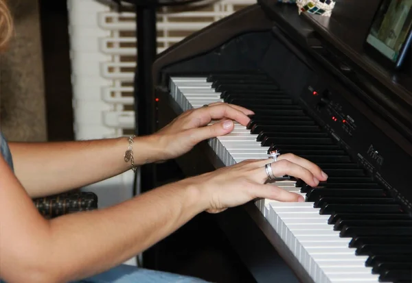 Women Hands Play Piano Keys — Stock Photo, Image