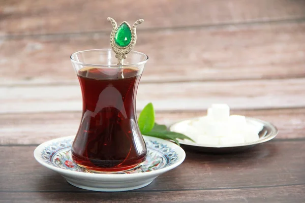 Thé Noir Turc Traditionnel Dans Verre — Photo