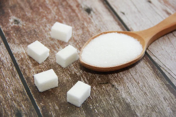 Granulés Blancs Morceaux Sucre Dans Une Cuillère Bois — Photo