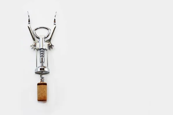 ワインボトルを開けるための金属製のコルク栓 — ストック写真