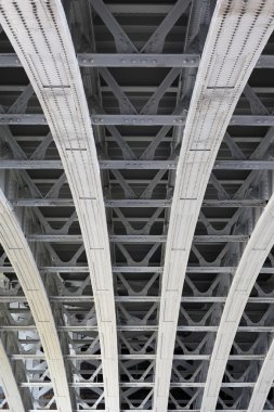 Simetrik metal konstrüksiyon desen