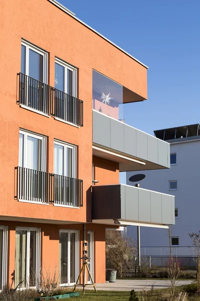 Nieuwe moderne appartement gebouw — Stockfoto