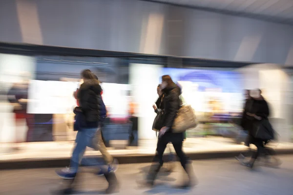 Compras Multitud Caminando Acera Desenfoque Movimiento — Foto de Stock