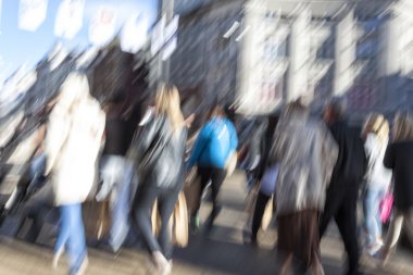 Hareket Bulanıklığı, Havaalanı iç insan siluetleri