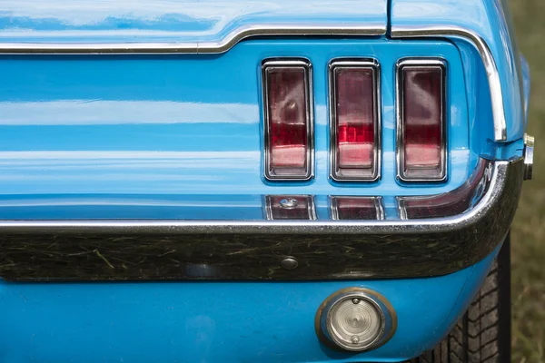 Carro vintage americano, vista traseira — Fotografia de Stock