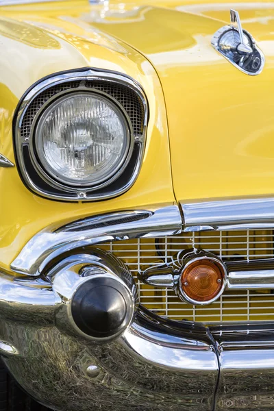 Front detail of a vintage car — Stock Photo, Image
