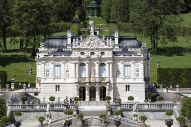 Ettal, Almanya, 23 Temmuz 2015: kale Linderhof Bavyera Alpleri'nde