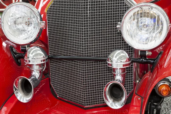 Klasik Otomobil, önden görünüm