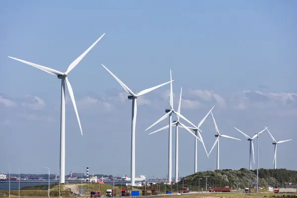 New wind turbine — Stock Photo, Image