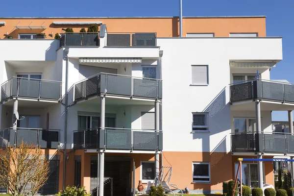Edifício de apartamentos moderno na Alemanha — Fotografia de Stock