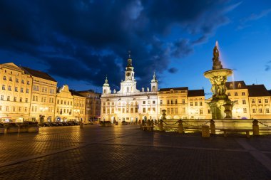 Ceske Budejovice tarihi merkezinde gece, Budweis, Budvar, S