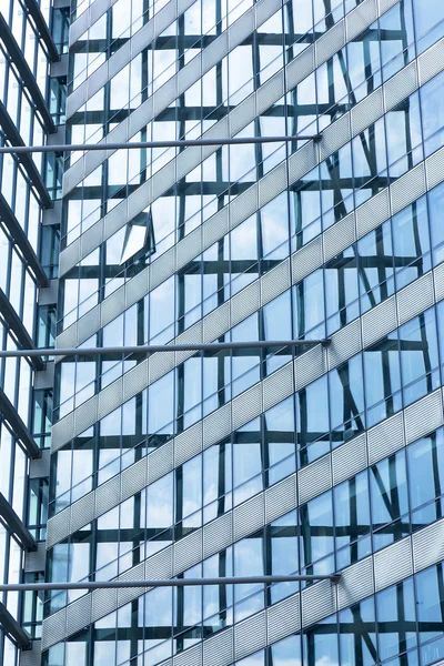 Bâtiment moderne en verre, image tonique — Photo