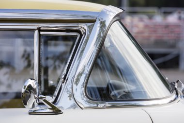 Güzel bize eski model araba