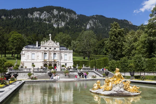 Ettal, Almanya, 23 Temmuz 2015: kale Linderhof Bavyera Alpleri'nde