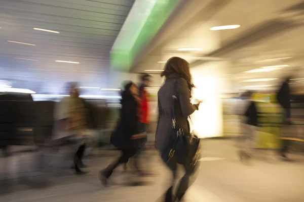 Munich, Germany, 31 August 2016: Happy shopping, people walking, motion blur — Stock Photo, Image