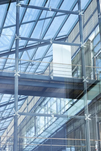 Clădire modernă din sticlă, imagine tonifiată — Fotografie, imagine de stoc