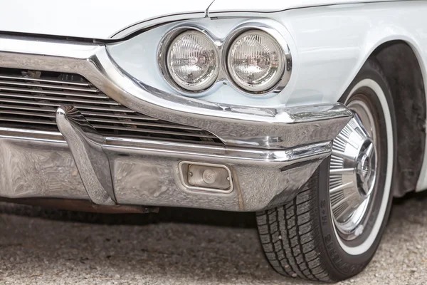 Biberach, Jerman, 31 Agustus 2015: Mobil vintage Amerika, close-up detail depan — Stok Foto