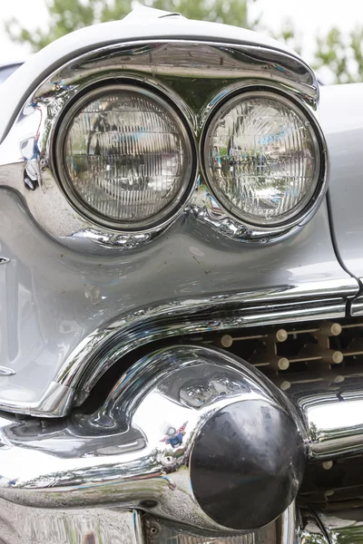 Biberach, Germany, 31 August 2015: American vintage car, close-up of front detail — Stock Photo, Image