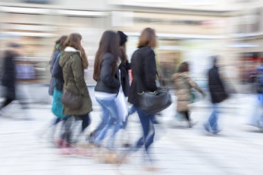 Yoğun kalabalık insan Hareket Bulanıklığı 