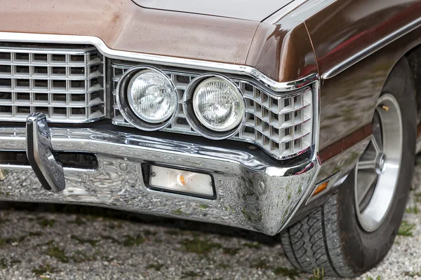 Biberach, Alemania, 31 de agosto de 2015: American vintage car, close-up of Merkury front detail — Foto de Stock