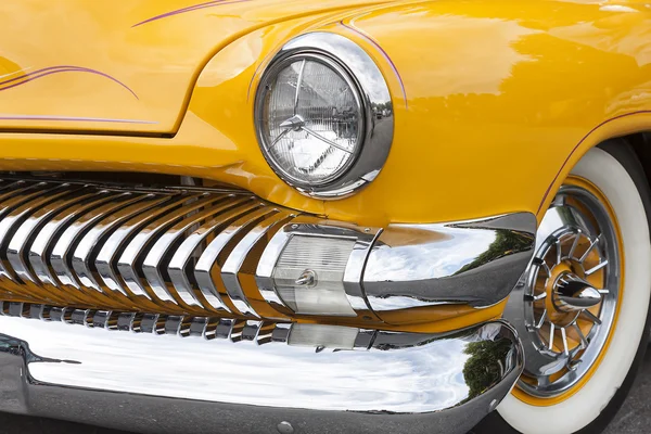 Dornbirn, Áustria, 12 de junho de 2011: Detalhe frontal de Ford Thunderbi — Fotografia de Stock