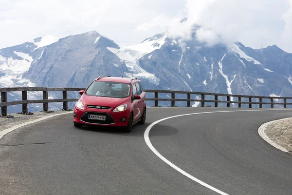 Grossglockner, Austrian, 23 Juny 2015: Alpine road, Eastern Alps — Stock Photo, Image