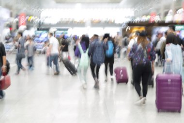 Wroclaw, Polonya, 23 Mayıs 2015: Wroclaw, Polonya eski şehirde yürüyüş insanlar