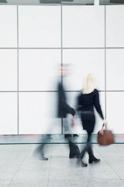 Lidé Chodí Dopravní Špička Pohybové Rozmazání Nákupní Centrum — Stock fotografie