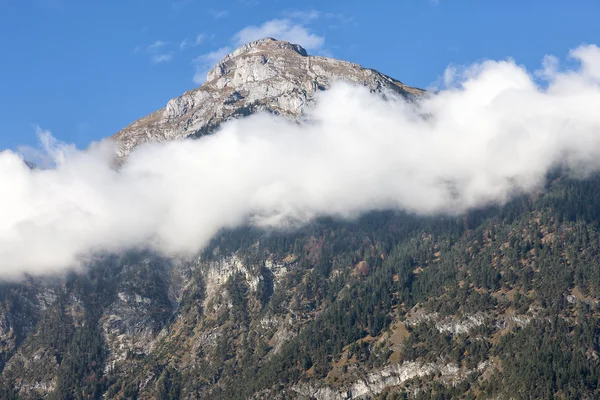 Alpes dans le brouillard — Photo