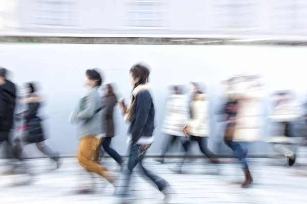 Japanese people walking in the city — Stock Photo, Image