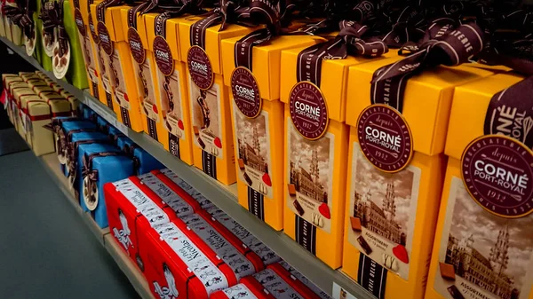 Sint Pieters Leeuw Belgium 2018 Store Shelves Boxes Belgian Chocolates — 스톡 사진