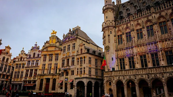 Bruselas Bélgica Mayo 2018 Gente Camina Por Noche Plaza Principal —  Fotos de Stock