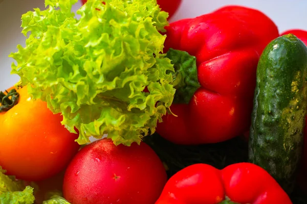 Achtergrond Van Sappige Rijpe Smakelijke Groenten Gele Rode Tomaten Rode — Stockfoto