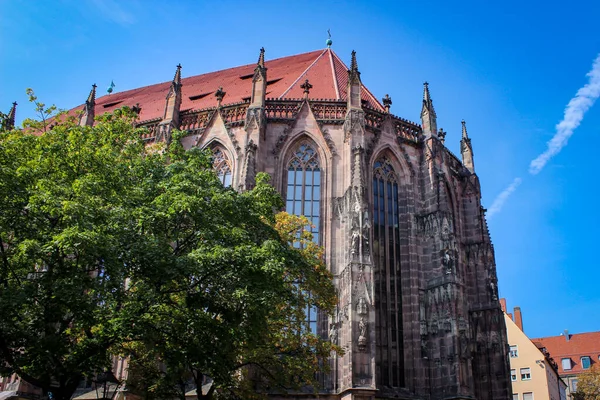 Telhado Uma Antiga Igreja Cristã Nuremberga Baviera Alemanha — Fotografia de Stock