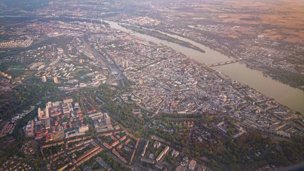 Pohled Okraj Frankfurtu Nad Mohanem Německo Oken Letadla Během Přistání — Stock fotografie